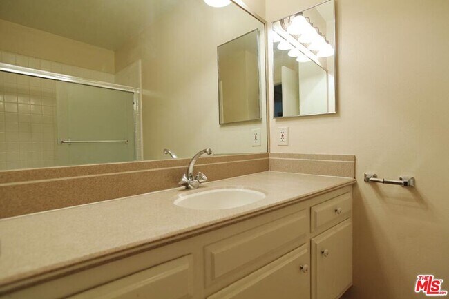 Building Photo - 5000 S Centinela Ave