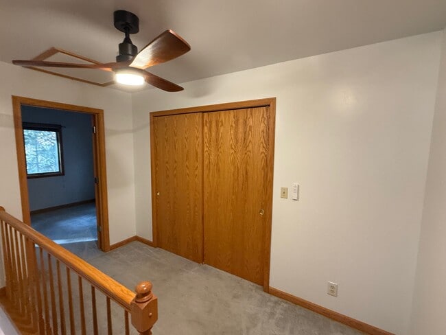 Building Photo - 709 Manor Dr