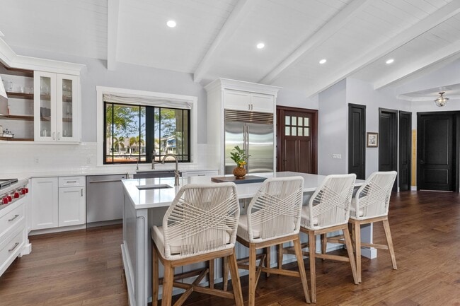 Building Photo - 940 Greenbriar Dr