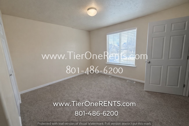 Building Photo - NO DEPOSIT option available for qualified renters!