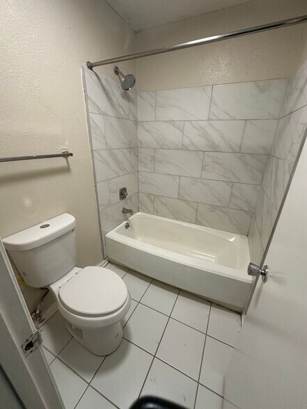 Building Photo - 3350 Heathstead Pl