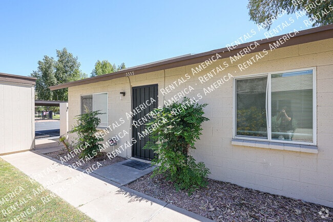 Building Photo - 3333 S Parkside Dr