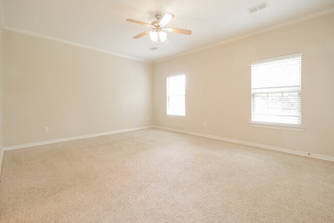 Building Photo - 107 Inverness Cove