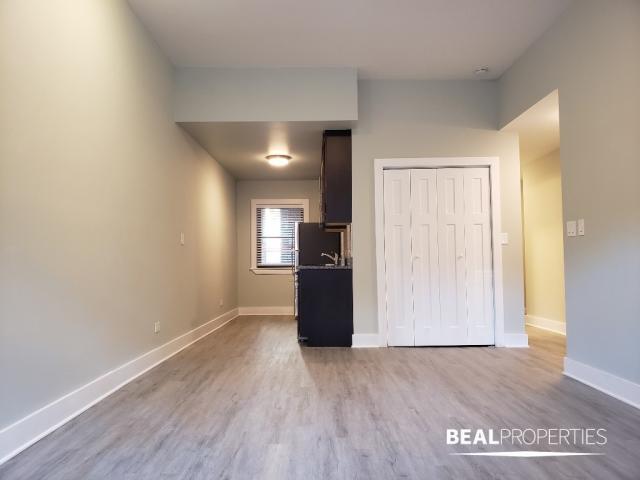 Building Photo - 1 bedroom in CHICAGO IL 60610