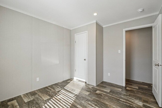 Building Photo - 1616 American Dr