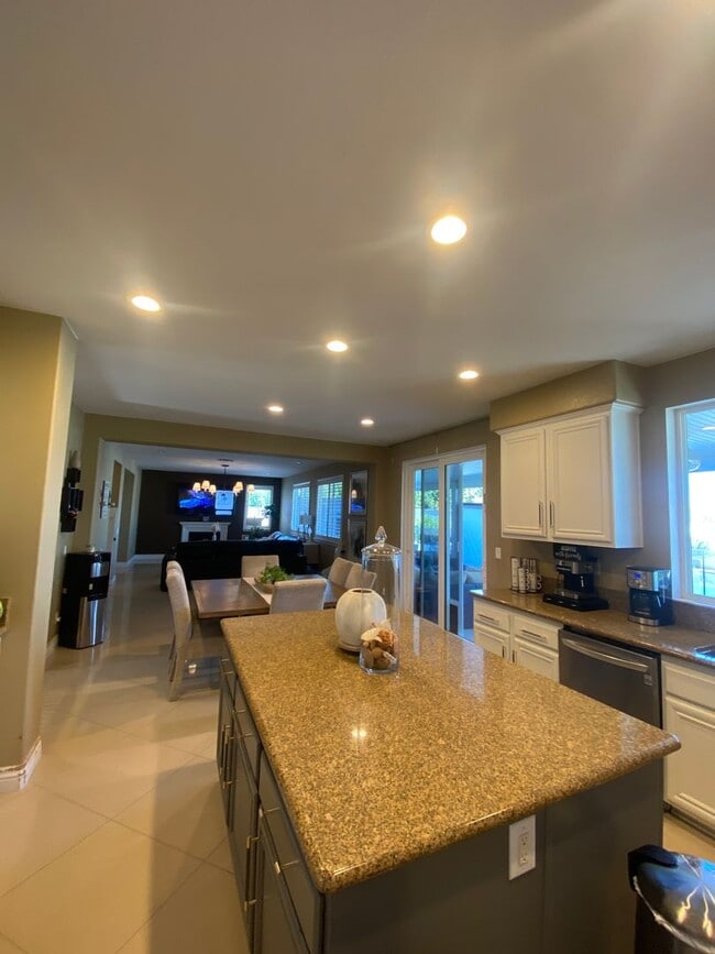 Building Photo - 14660 Meadowsweet Dr