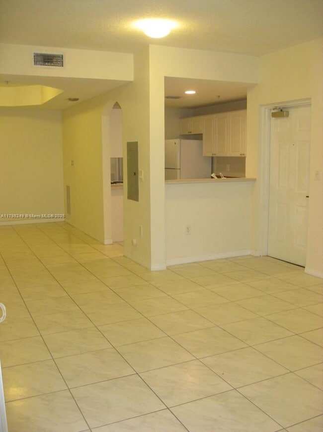 Building Photo - 6630 NW 114th Ave