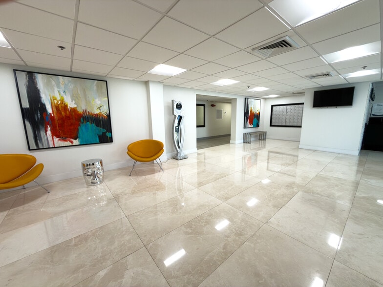 Building Photo - 919 Hillcrest Dr