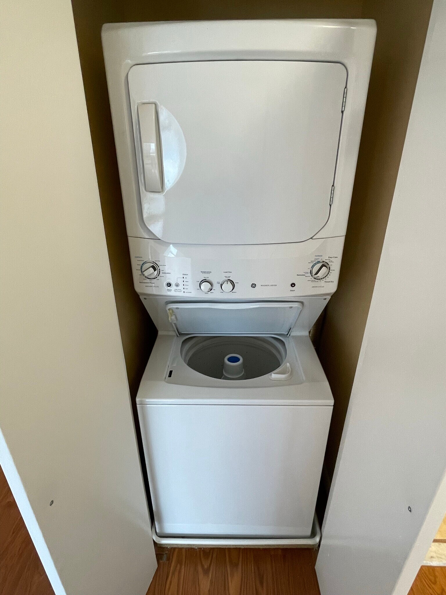 In-Unit Washer/Dryer - 20 2nd St