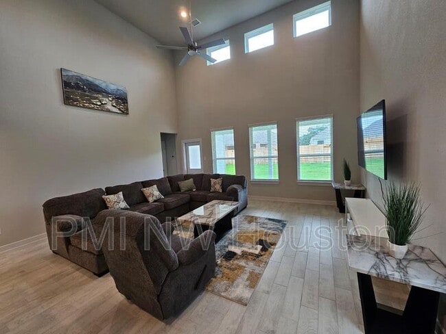 Building Photo - 5639 Silverleaf Oak Ln