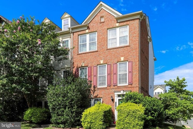 Building Photo - 192 Flowering Dogwood Terr SE