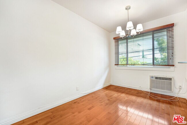 Building Photo - 1219 N Crescent Heights Blvd
