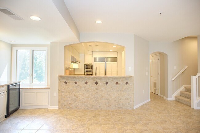 Building Photo - Townhome in the desired Chesapeake Harbour!!!