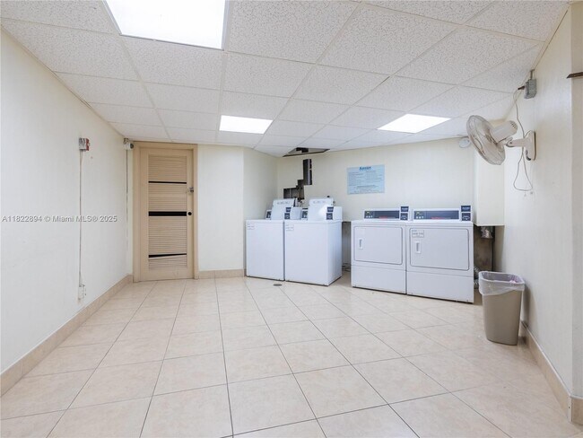 Building Photo - 6300 S Falls Cir Dr