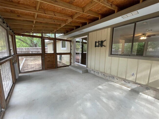 Building Photo - 8408 Dixon Dr