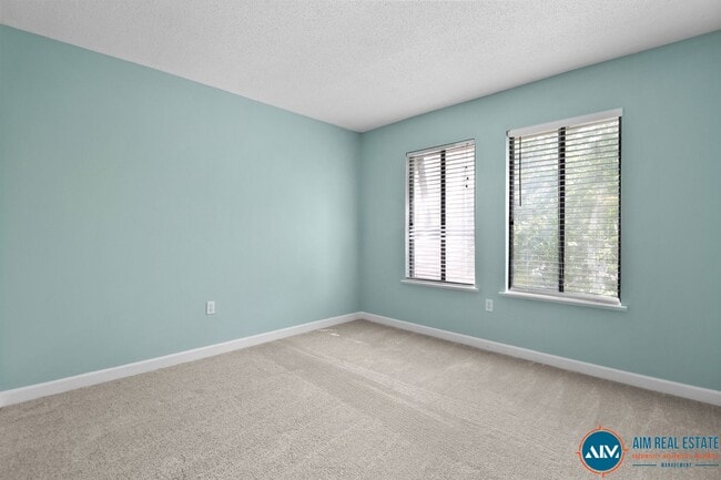 Building Photo - Move-In Ready 2 Bedroom Condo – Steps from...