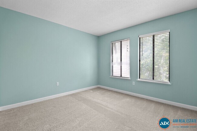 Building Photo - Move-In Ready 2 Bedroom Condo – Steps from Port Royal Sound - Available Now!