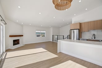 Building Photo - 25051 La Cresta Dr