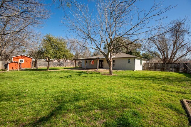 Building Photo - 1512 W Mesa Park Dr