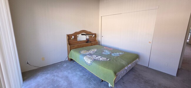 Building Photo - 1745 Deer Creek Ct
