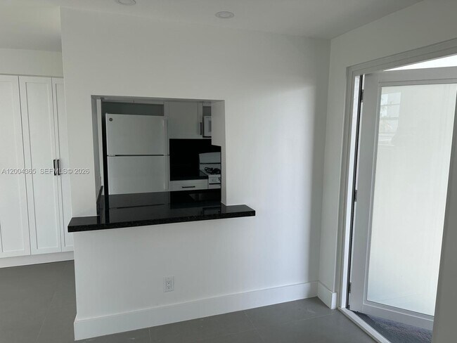 Building Photo - 360 Meridian Ave