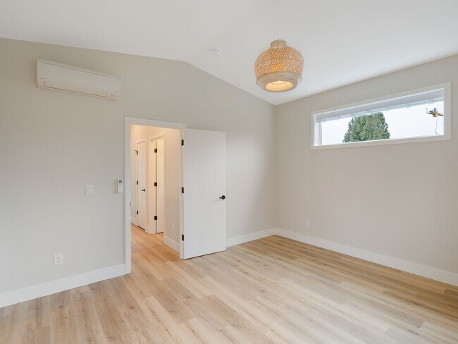 Building Photo - 3bed/2.5 Bath Duplex Unit New Construction in Woodstock Neighborhood