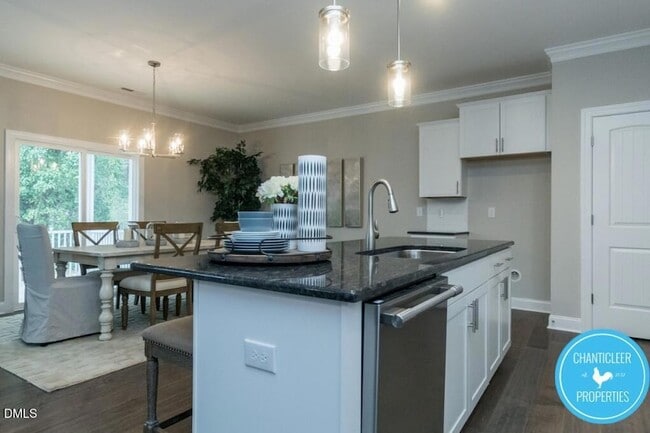 Building Photo - 2528 Reynolds Dr