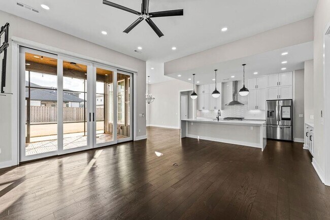 Building Photo - 3505 SW Radiance Ave