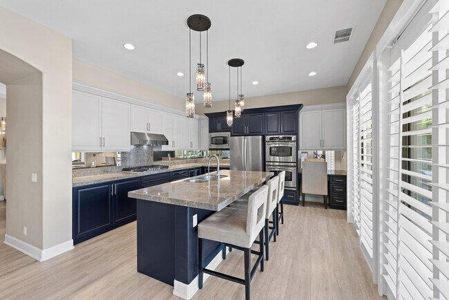 Building Photo - 77939 Desert Dr