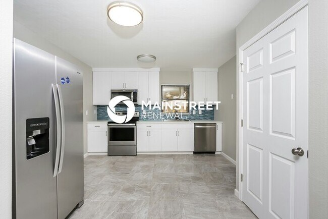 Building Photo - 3 Bedroom Pet-Friendly Home in Bradenton, FL with Main Street Renewal