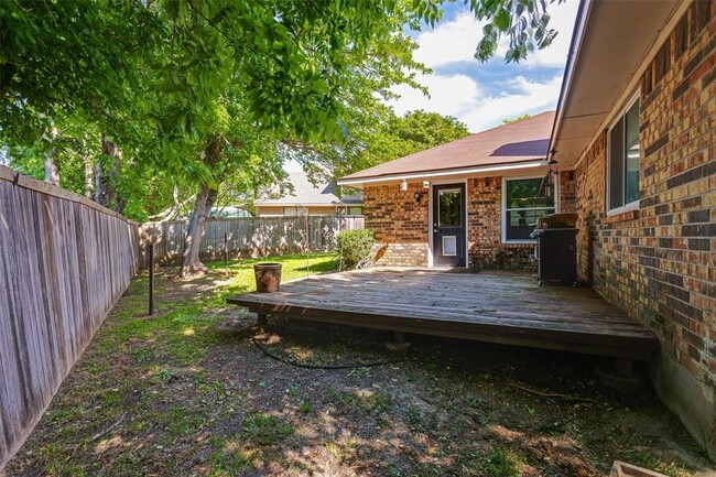 Building Photo - 1106 Lockridge-