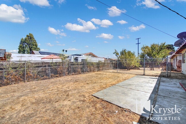 Building Photo - 178 Janice St