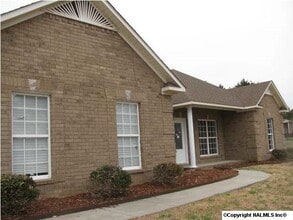 Building Photo - 607 Wildwood Way