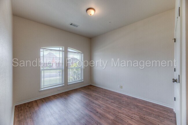 Building Photo - 3295 S 204th E Ave