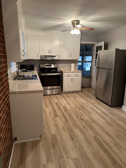 Building Photo - 4519 Fairport Rd