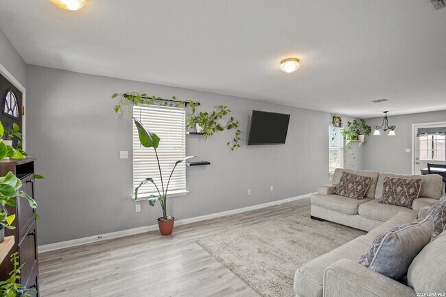 Building Photo - 5923 Fox Canyon