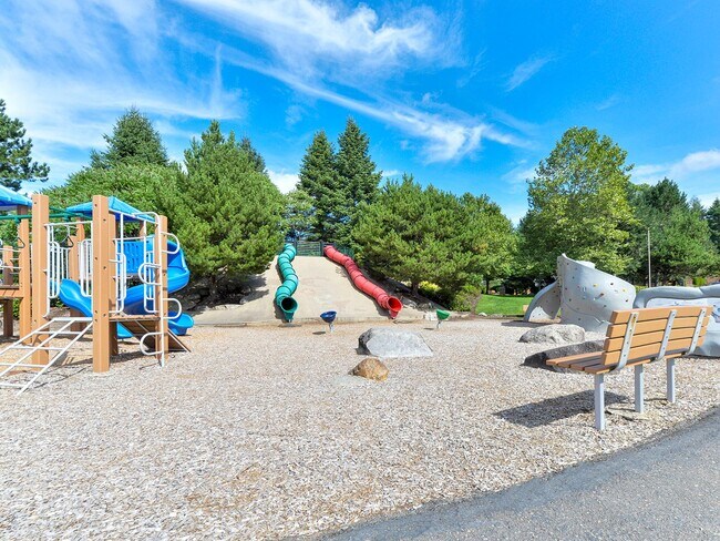 Building Photo - Charming 3-Bedroom Home with Spacious Back...