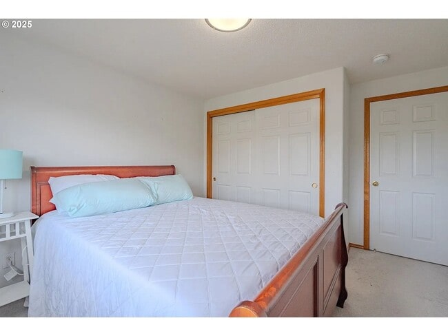 Building Photo - Spacious 4BR, 3 Bath House in Felida