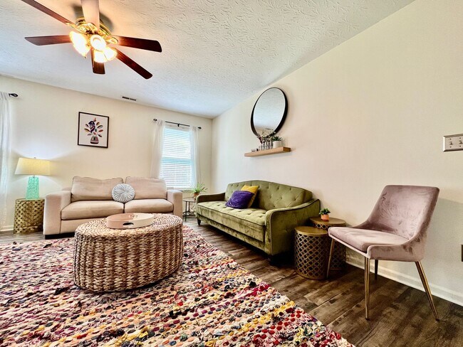 Building Photo - Fully furnished rental home for Corporate housing or insurance stays