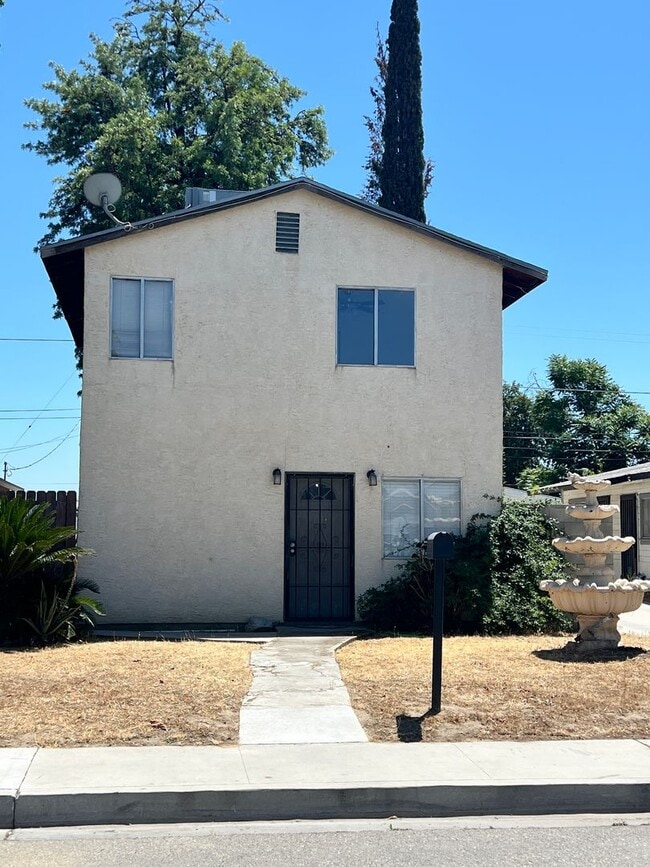 Primary Photo - 2 Story, 2 Bedrooms, 2 Bath home with larg...
