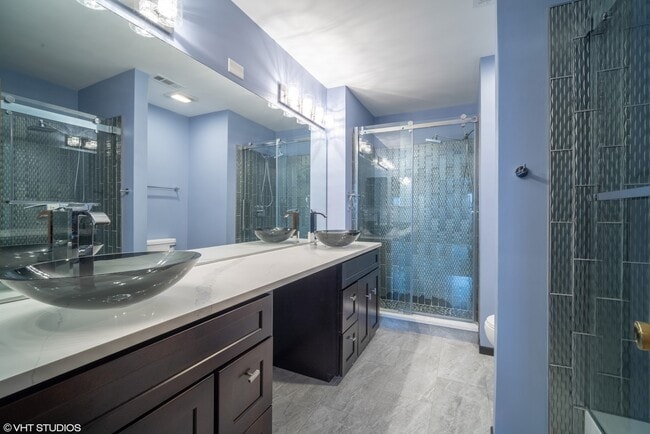 Building Photo - 350 W Happfield Dr