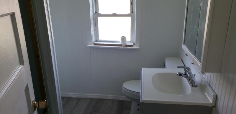 Building Photo - 502 Kanawha Ave S