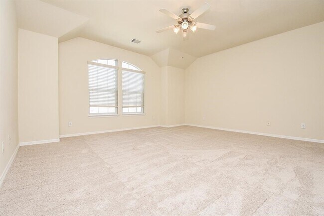 Building Photo - 8908 Clovermist Dr