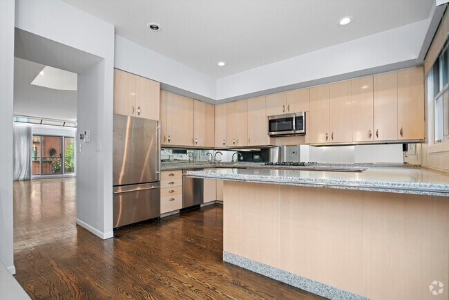 Building Photo - 171 W Goethe St