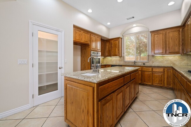 Building Photo - Gorgeous 4 Bedroom | 3.5 Bath