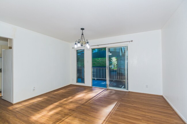 Building Photo - 98-858 Iho Place Unit #B