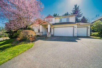 Building Photo - Amazing & spacious 4 bed plus office, 2.5 ...