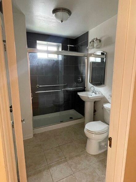 Bathroom - 4328 N Springfield Ave