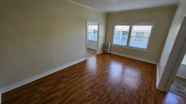 Building Photo - 4530 Normandie Ave