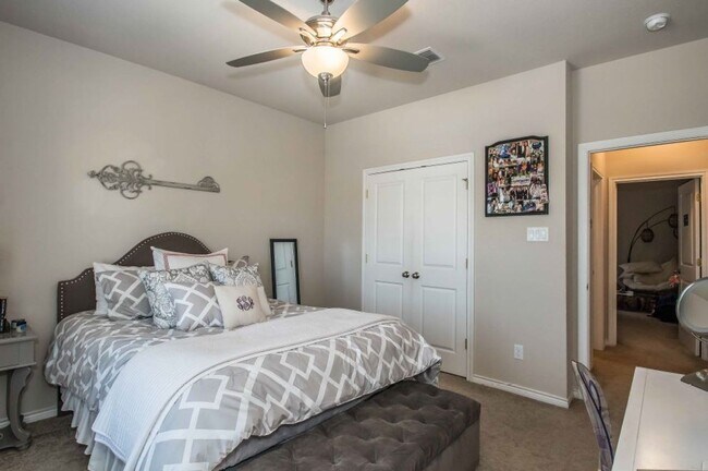 Building Photo - ** MOVE IN Summer 2028** 6 Bed 4 Bath Single Family Home, Walking Distance to TCU Campus
